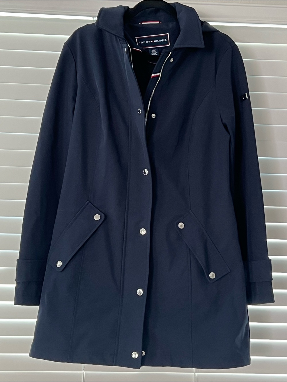 Tommy Hilfiger Women's Navy Blue Jacket. Size Medium. Detachable Hood.